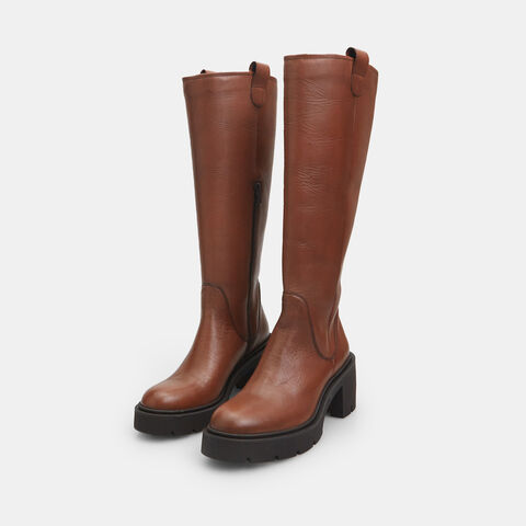 Bota de mujer de piel con suela dentada, Marrón Bota de mujer de piel con suela dentada, Marrón